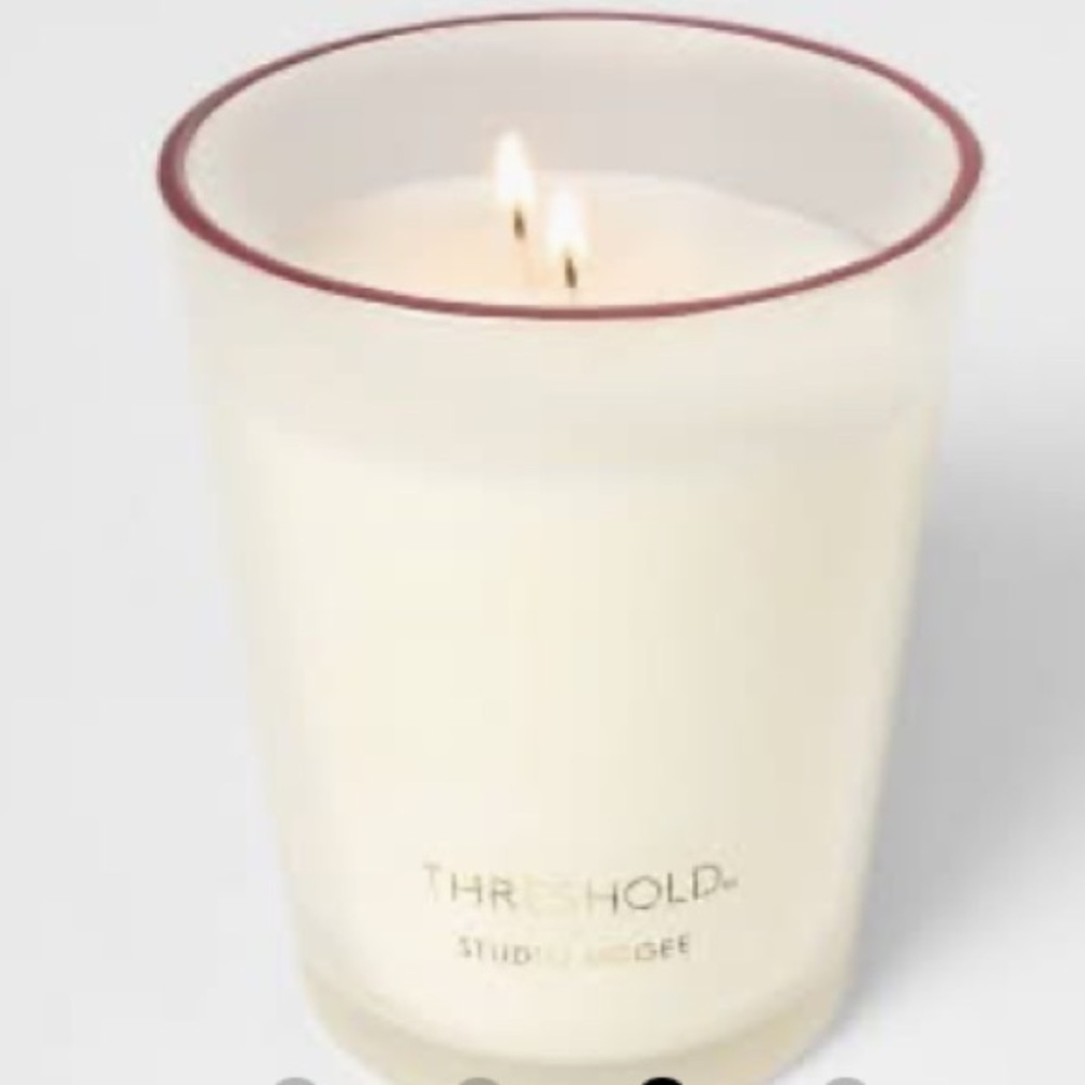 STUDIO MCGEE NWT 2 wick Glass Jar Candle -Mulled Cranberry -20 oz